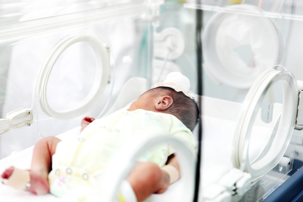 Assistenza neonatale in ospedale.